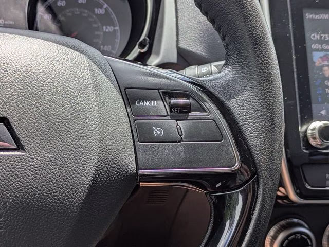 2022 Silver Mitsubishi Outlander Sport 2.0 SE FWD SUV