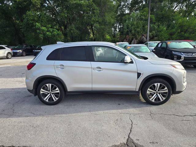 2022 Silver Mitsubishi Outlander Sport 2.0 SE FWD SUV