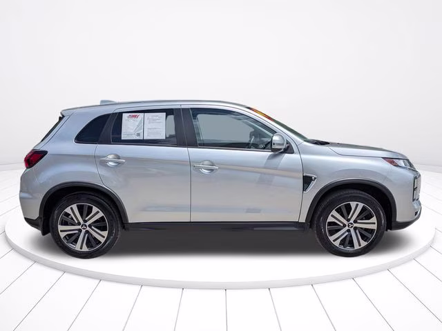 2022 Silver Mitsubishi Outlander Sport 2.0 SE FWD SUV