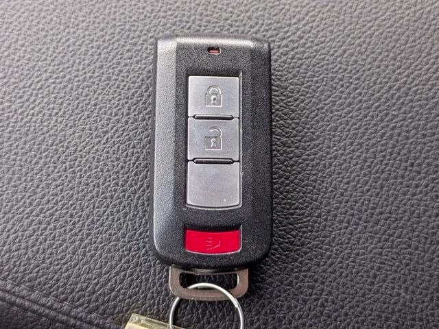 2022 Silver Mitsubishi Outlander Sport 2.0 SE FWD SUV