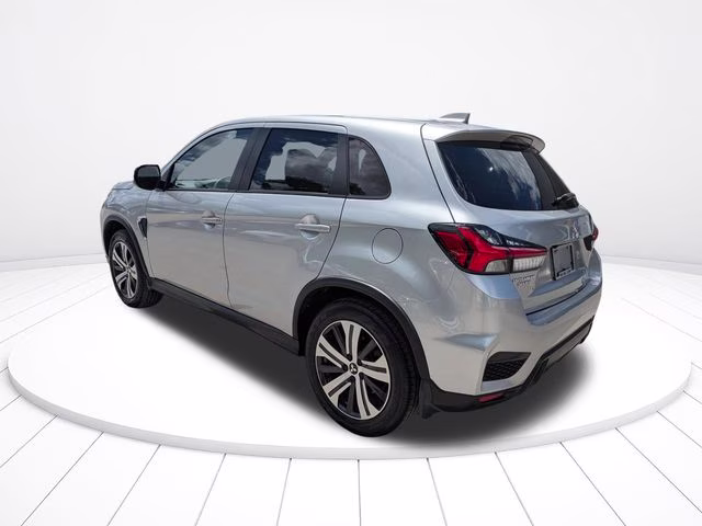 2022 Silver Mitsubishi Outlander Sport 2.0 SE FWD SUV