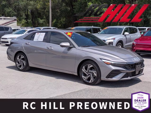 2024 Hyundai Elantra 2.0 Limited IVT's photo