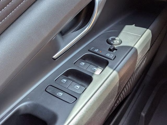 2024 Fluid Metal Hyundai Elantra Limited FWD Sedan