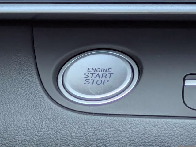 2024 Fluid Metal Hyundai Elantra Limited FWD Sedan