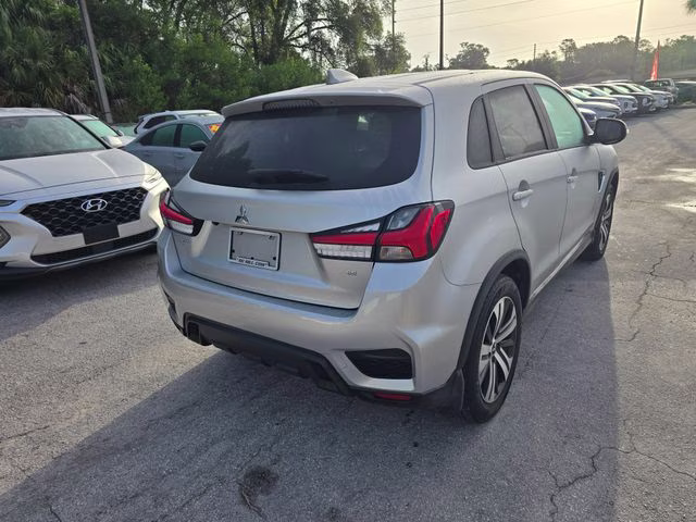 2022 Silver Mitsubishi Outlander Sport 2.0 SE FWD SUV