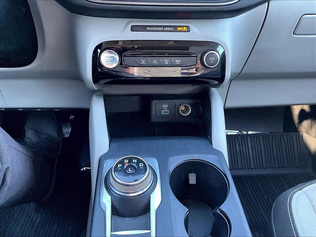 2023 Oxford White Ford Escape Active AWD SUV