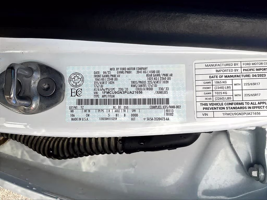 2023 Oxford White Ford Escape Active AWD SUV