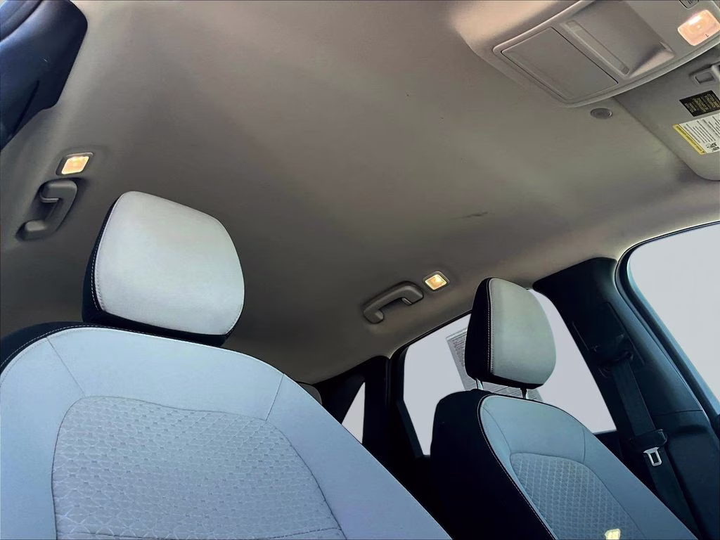2023 Oxford White Ford Escape Active AWD SUV