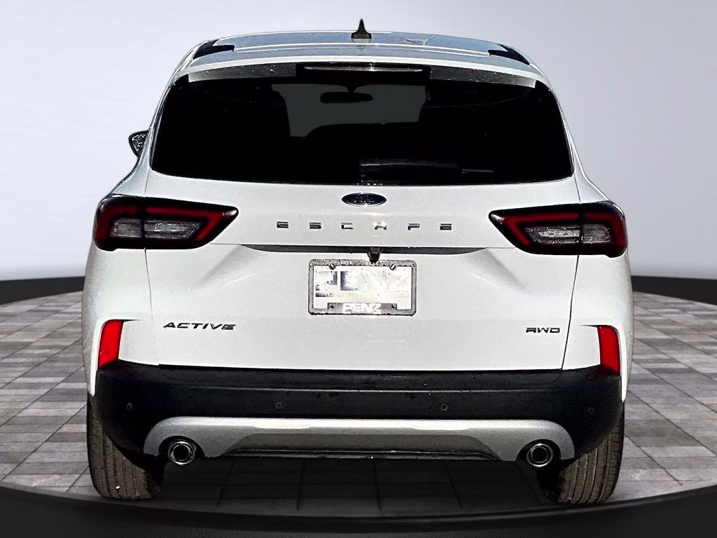 2023 Oxford White Ford Escape Active AWD SUV