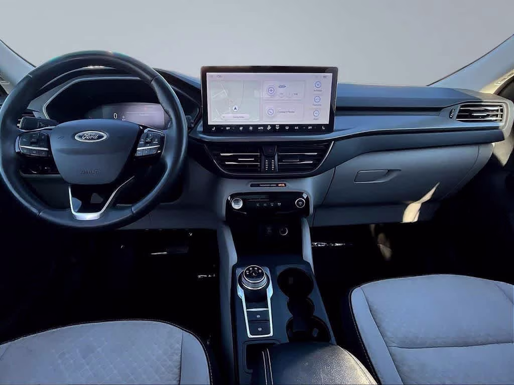 2023 Oxford White Ford Escape Active AWD SUV
