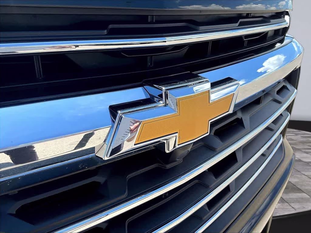 2025 Mosaic Black Metallic Chevrolet Traverse AWD LT AWD SUV