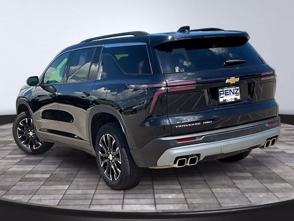 2025 Mosaic Black Metallic Chevrolet Traverse AWD LT AWD SUV