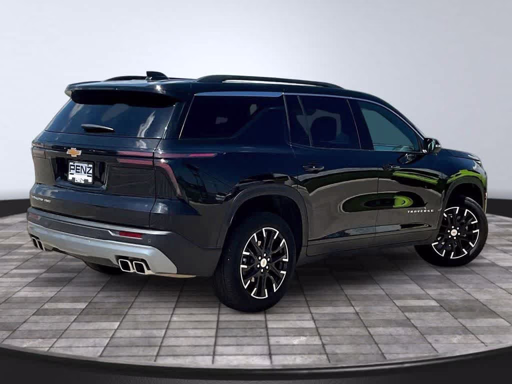 2025 Mosaic Black Metallic Chevrolet Traverse AWD LT AWD SUV