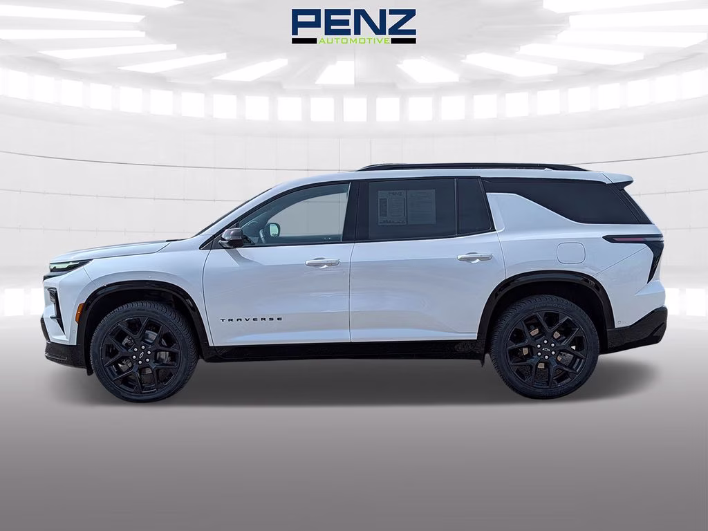 2024 Iridescent Pearl Tricoat Chevrolet Traverse RS AWD SUV