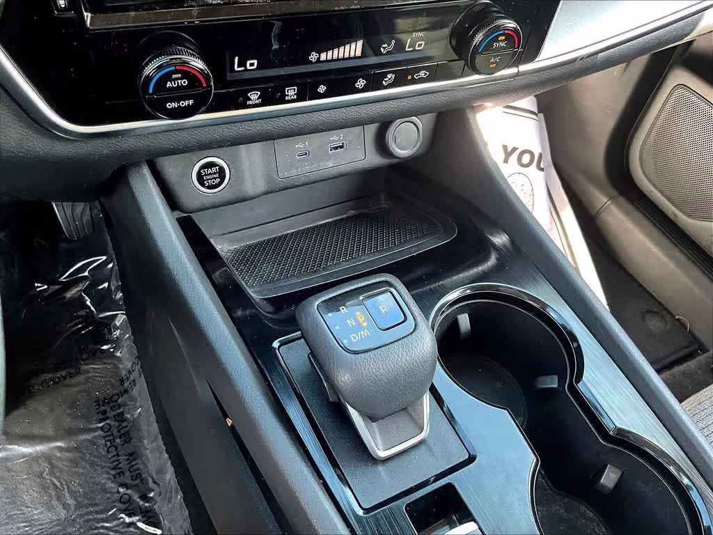 2021 Brilliant Silver Metallic Nissan Rogue SV AWD SUV