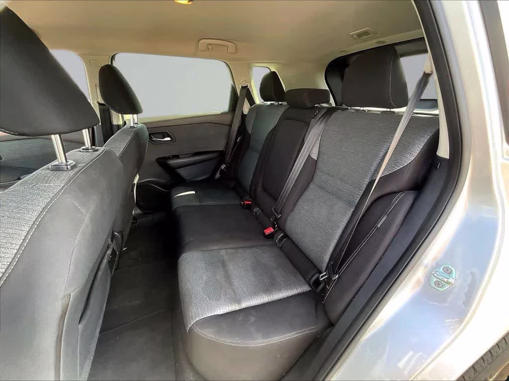 2021 Brilliant Silver Metallic Nissan Rogue SV AWD SUV