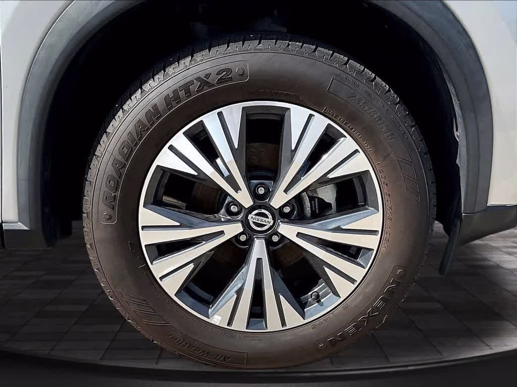 2021 Brilliant Silver Metallic Nissan Rogue SV AWD SUV