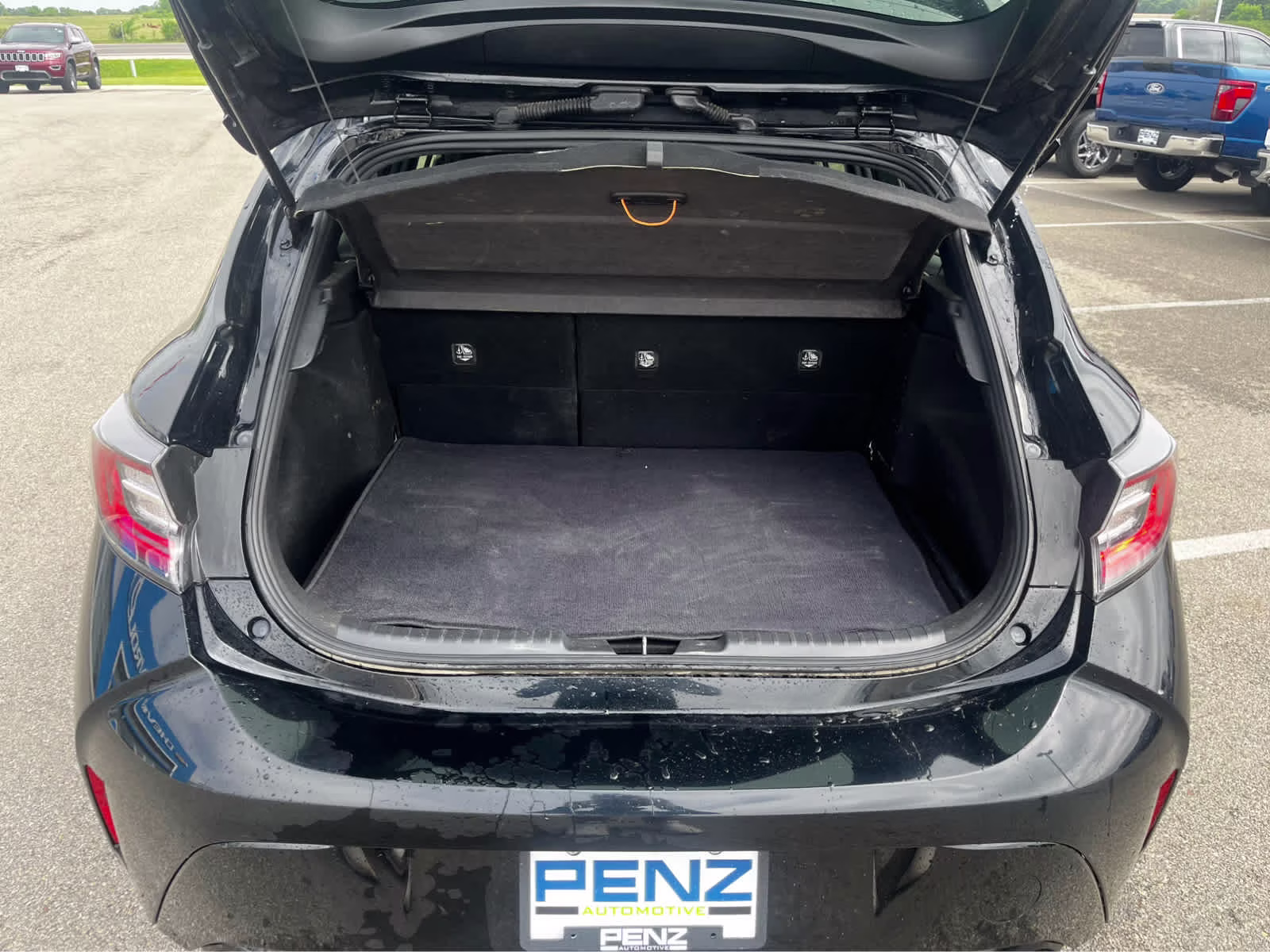 2021 Midnight Black Metallic Toyota Corolla Hatchback SE FWD Sedan