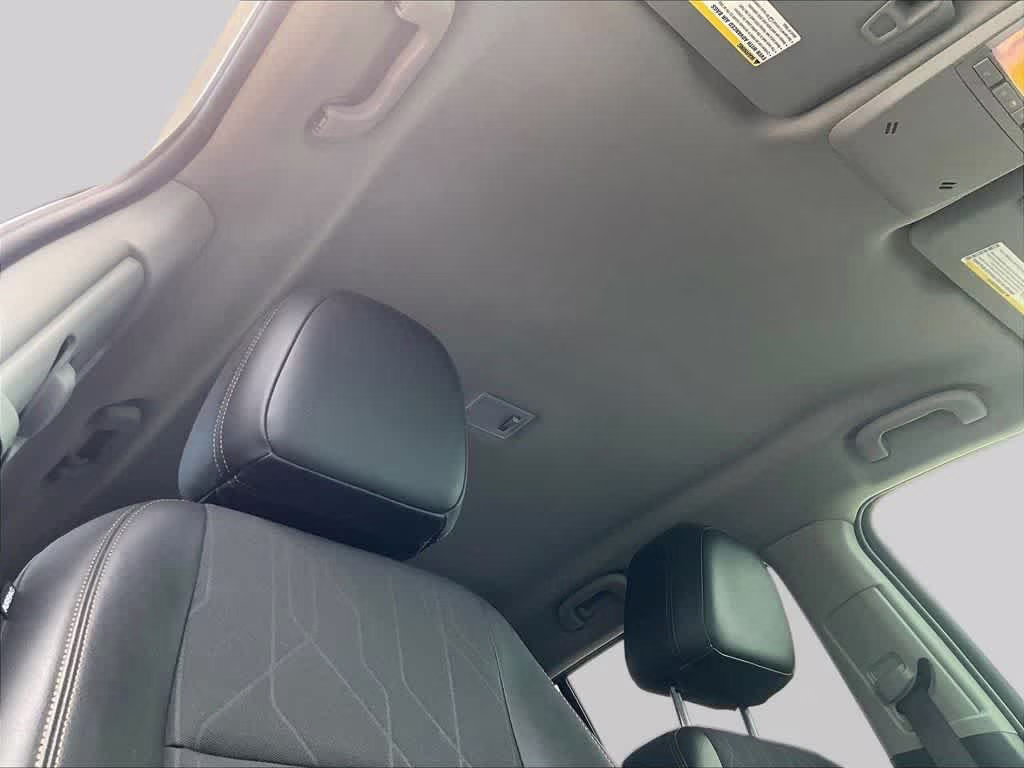 2022 Summit White Chevrolet Trax LT AWD SUV