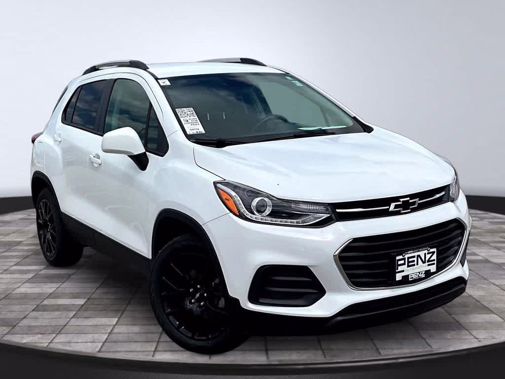 2022 Summit White Chevrolet Trax LT AWD SUV