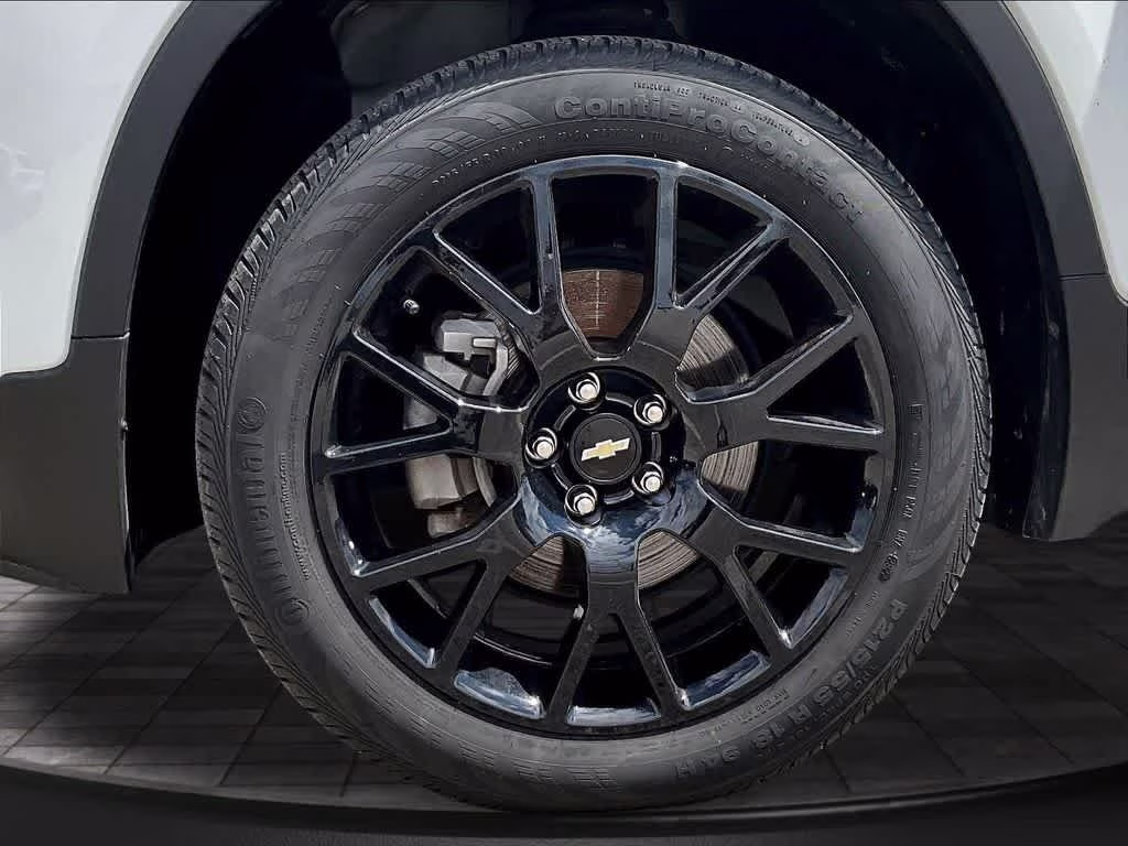 2022 Summit White Chevrolet Trax LT AWD SUV