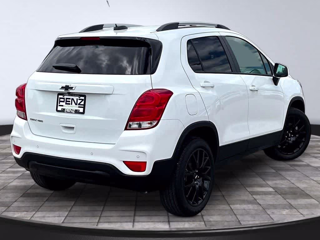 2022 Summit White Chevrolet Trax LT AWD SUV