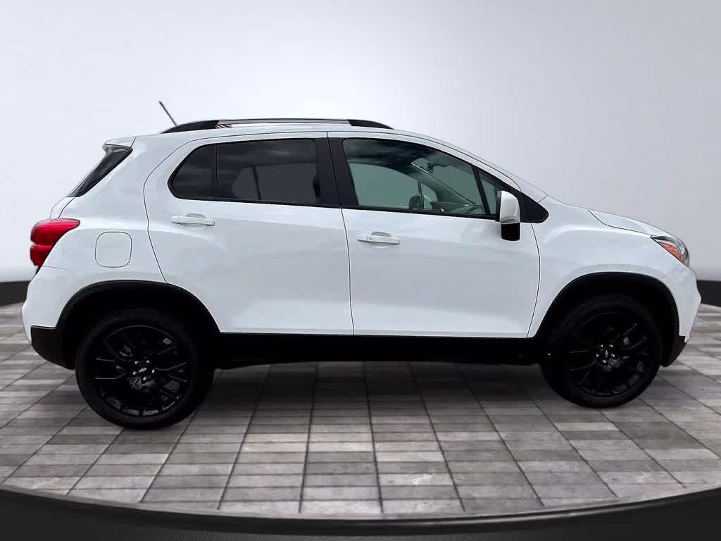 2022 Summit White Chevrolet Trax LT AWD SUV