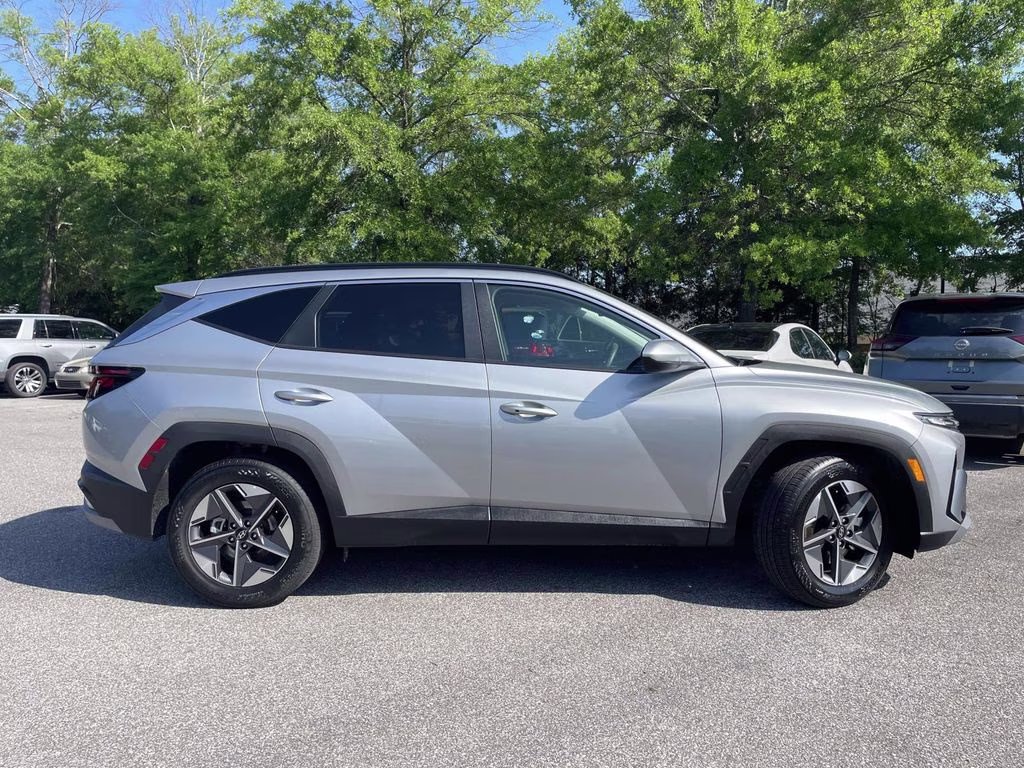 2026 Shimmering Silver Hyundai Tucson SEL FWD SUV