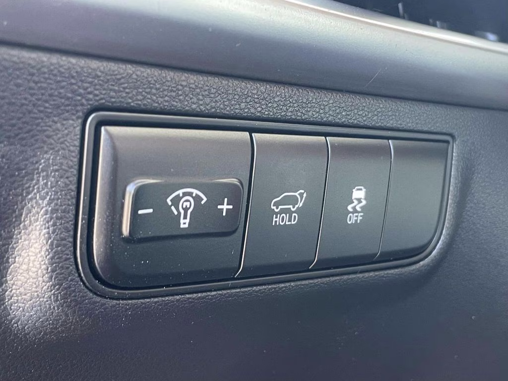 2026 Shimmering Silver Hyundai Tucson SEL FWD SUV
