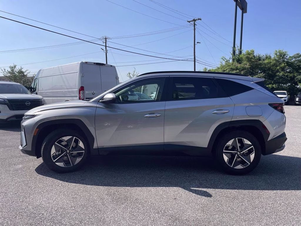 2026 Shimmering Silver Hyundai Tucson SEL FWD SUV