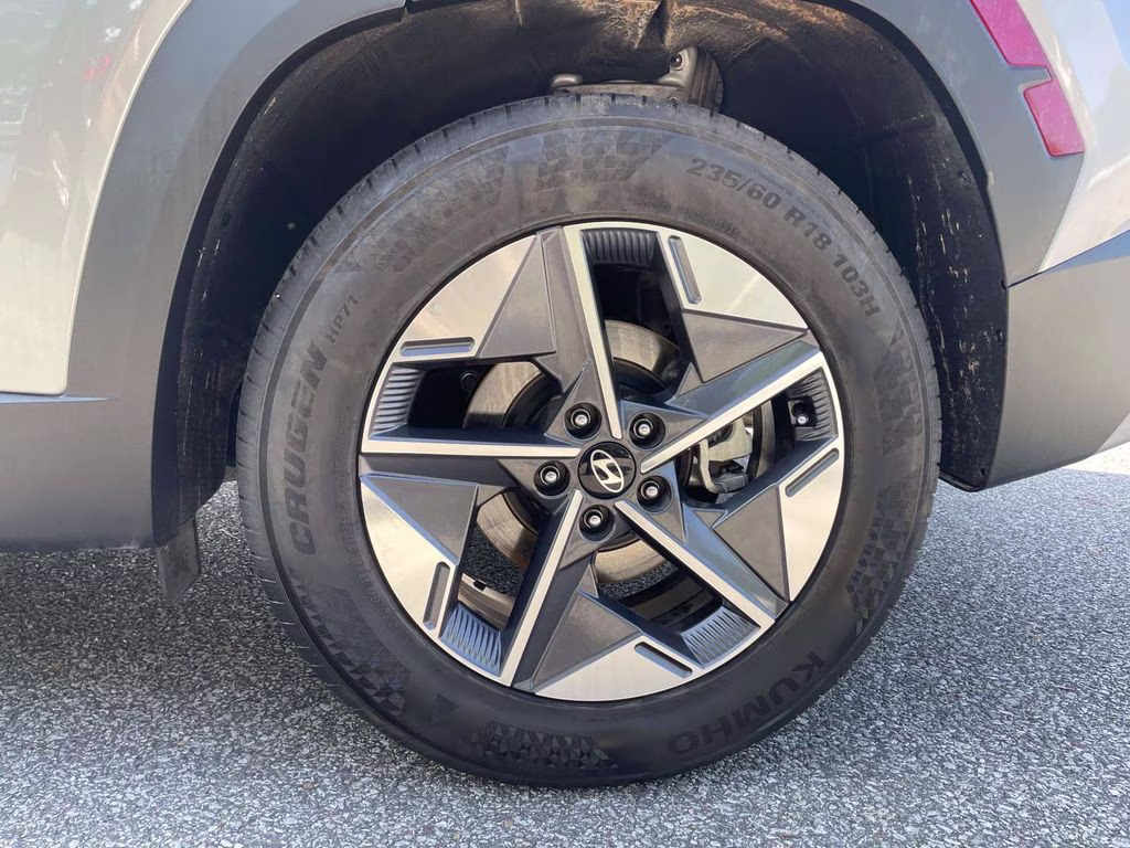 2026 Shimmering Silver Hyundai Tucson SEL FWD SUV