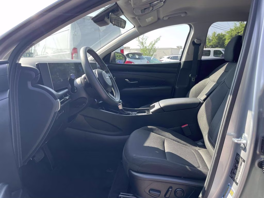 2026 Shimmering Silver Hyundai Tucson SEL FWD SUV
