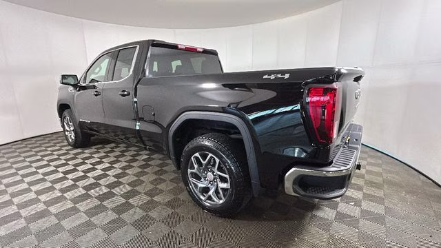 2026 Onyx Black GMC Sierra 1500 SLE 4X4 Truck
