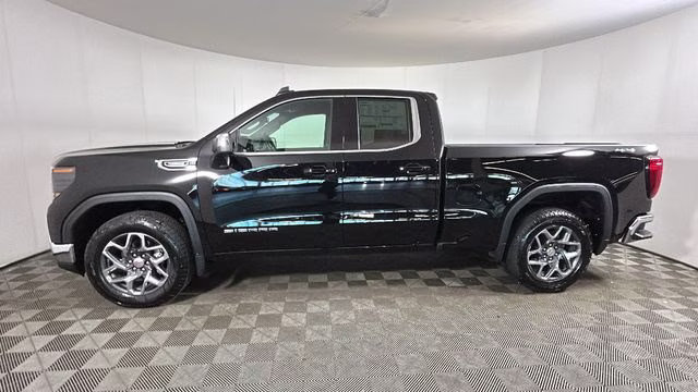 2026 Onyx Black GMC Sierra 1500 SLE 4X4 Truck
