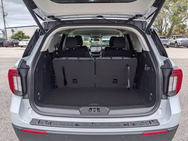 2026 Space White Metallic Ford Explorer Active RWD SUV