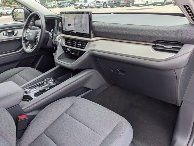 2026 Space White Metallic Ford Explorer Active RWD SUV