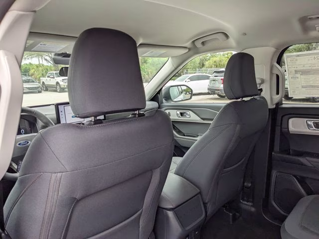 2026 Space White Metallic Ford Explorer Active RWD SUV