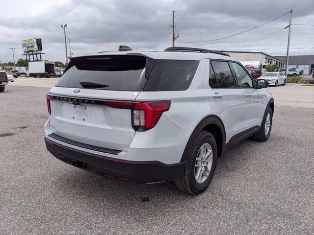 2026 Space White Metallic Ford Explorer Active RWD SUV