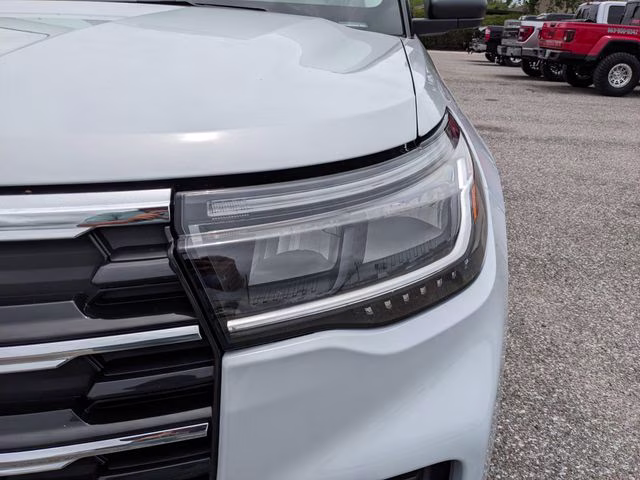 2026 Space White Metallic Ford Explorer Active RWD SUV