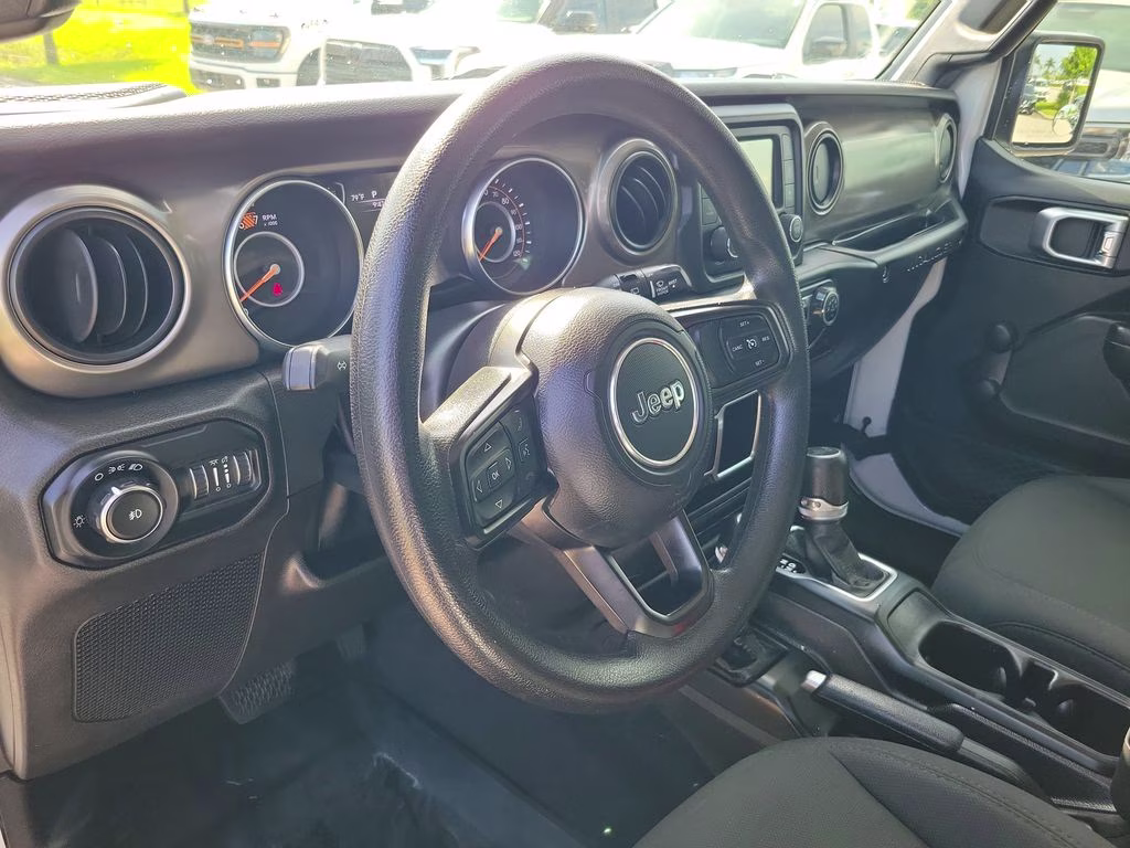 2018 Bright White Clearcoat Jeep Wrangler Unlimited Sport 4X4 SUV