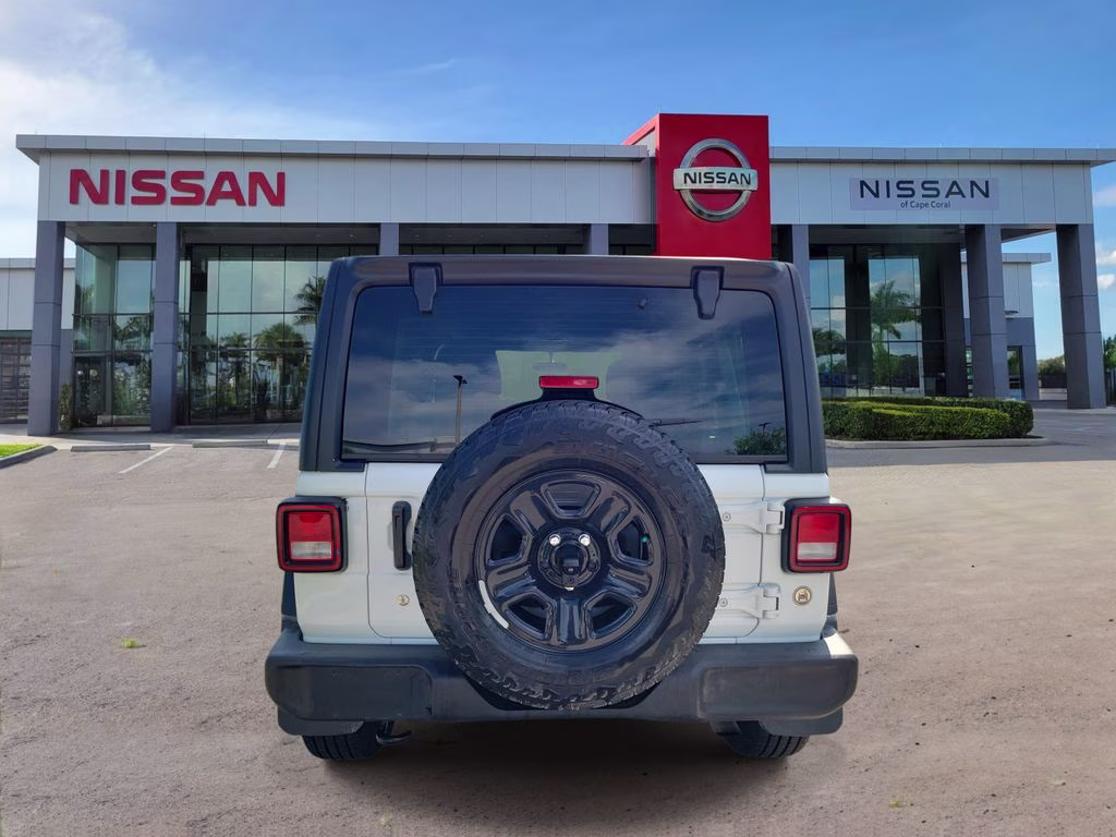 2018 Bright White Clearcoat Jeep Wrangler Unlimited Sport 4X4 SUV