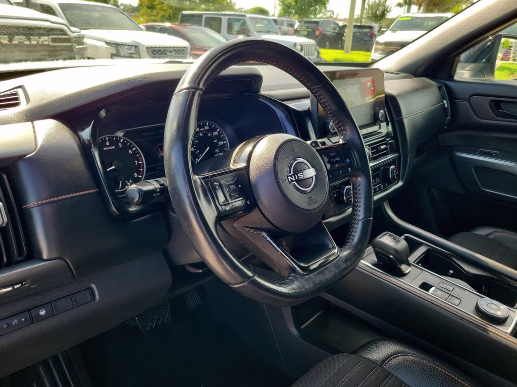 2023 Pearl White Tricoat/Super Black Nissan Pathfinder Rock Creek 4X4 SUV