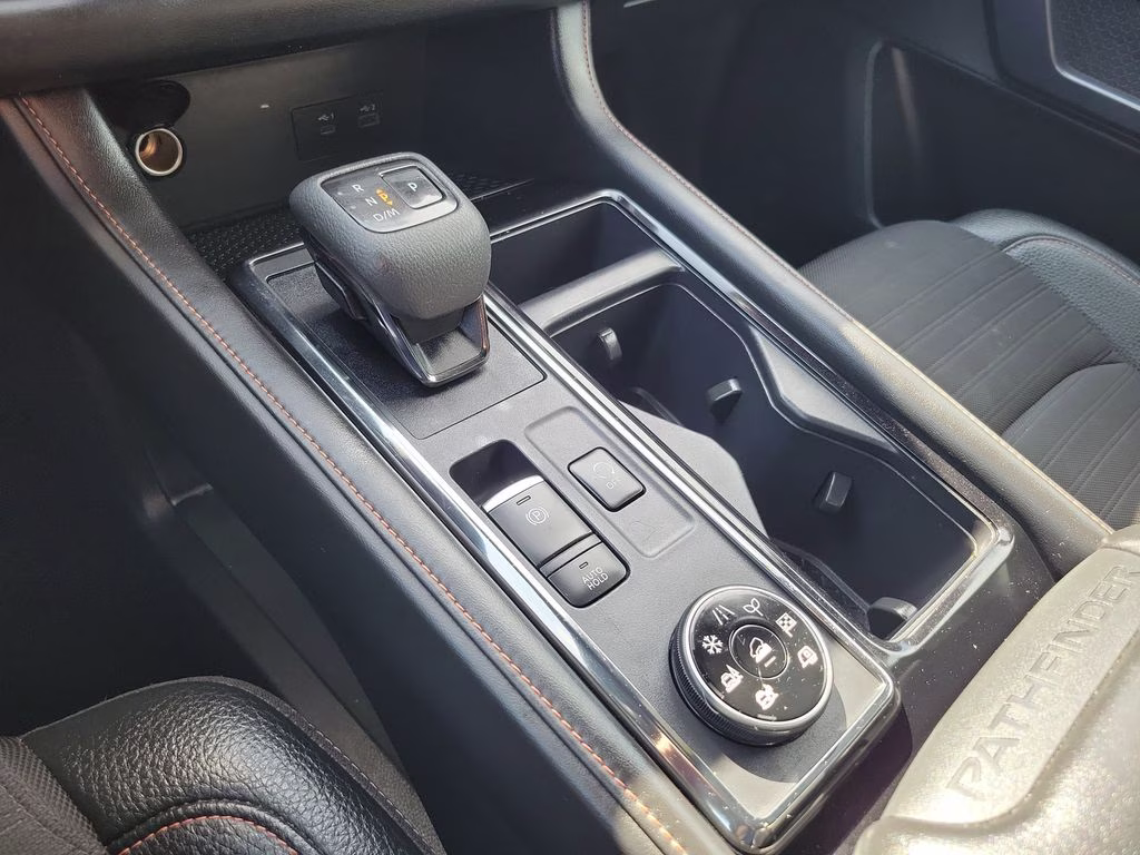 2023 Pearl White Tricoat/Super Black Nissan Pathfinder Rock Creek 4X4 SUV