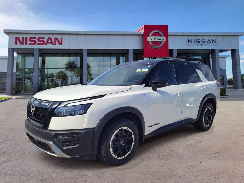 2023 Pearl White Tricoat/Super Black Nissan Pathfinder Rock Creek 4X4 SUV