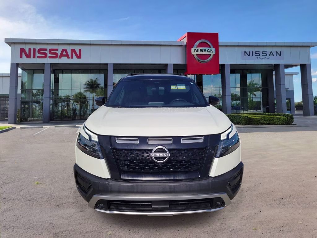 2023 Pearl White Tricoat/Super Black Nissan Pathfinder Rock Creek 4X4 SUV