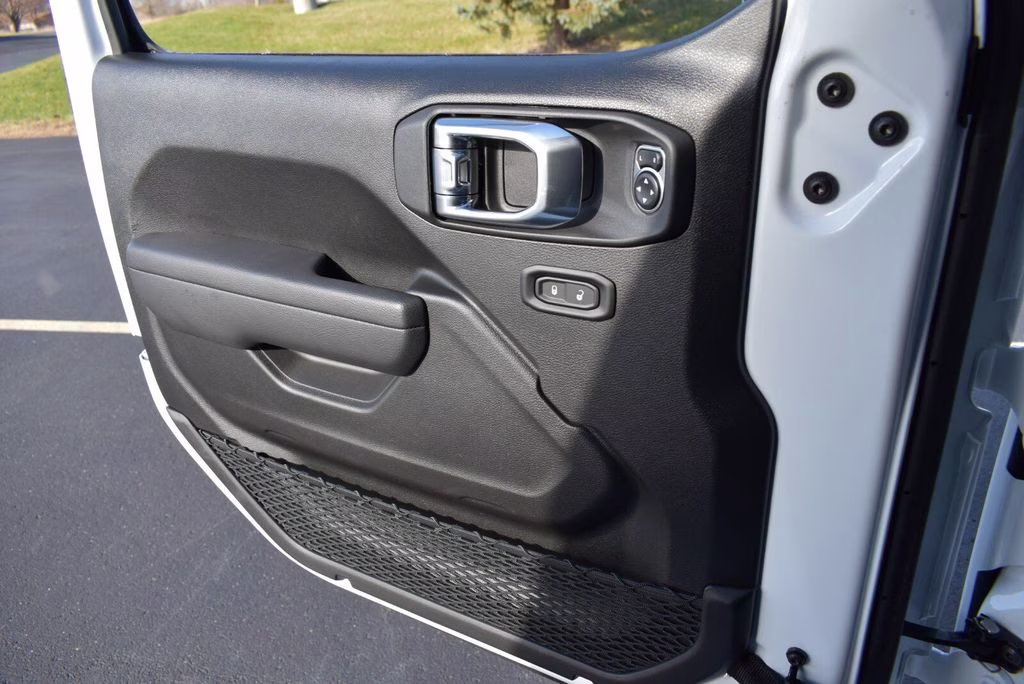 2026 Bright White Clearcoat Jeep Wrangler Willys 4X4 SUV