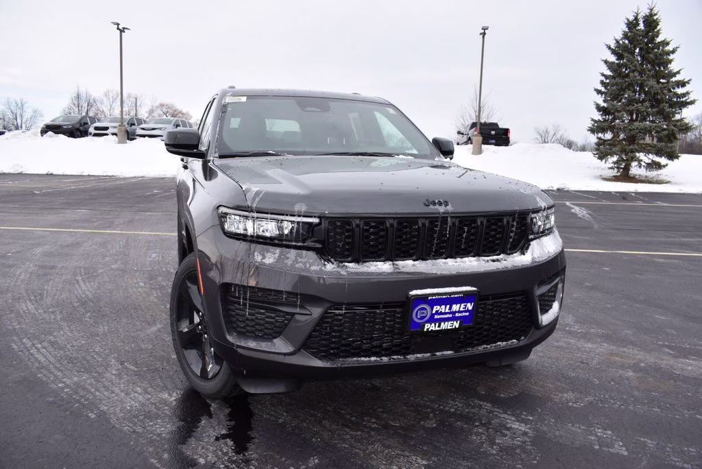 2025 Baltic Gray Metallic Clearcoat Jeep Grand Cherokee Altitude X 4X4 SUV