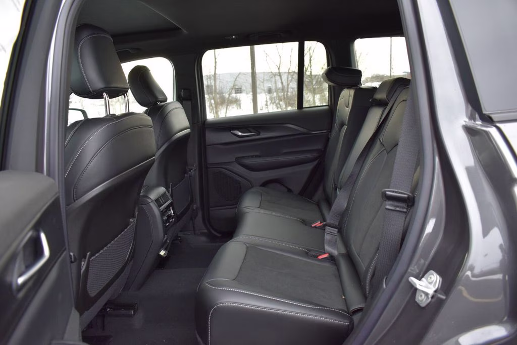 2025 Baltic Gray Metallic Clearcoat Jeep Grand Cherokee Altitude X 4X4 SUV