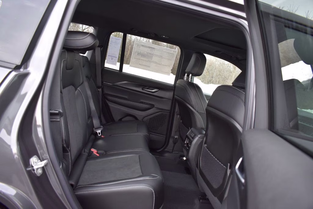 2025 Baltic Gray Metallic Clearcoat Jeep Grand Cherokee Altitude X 4X4 SUV