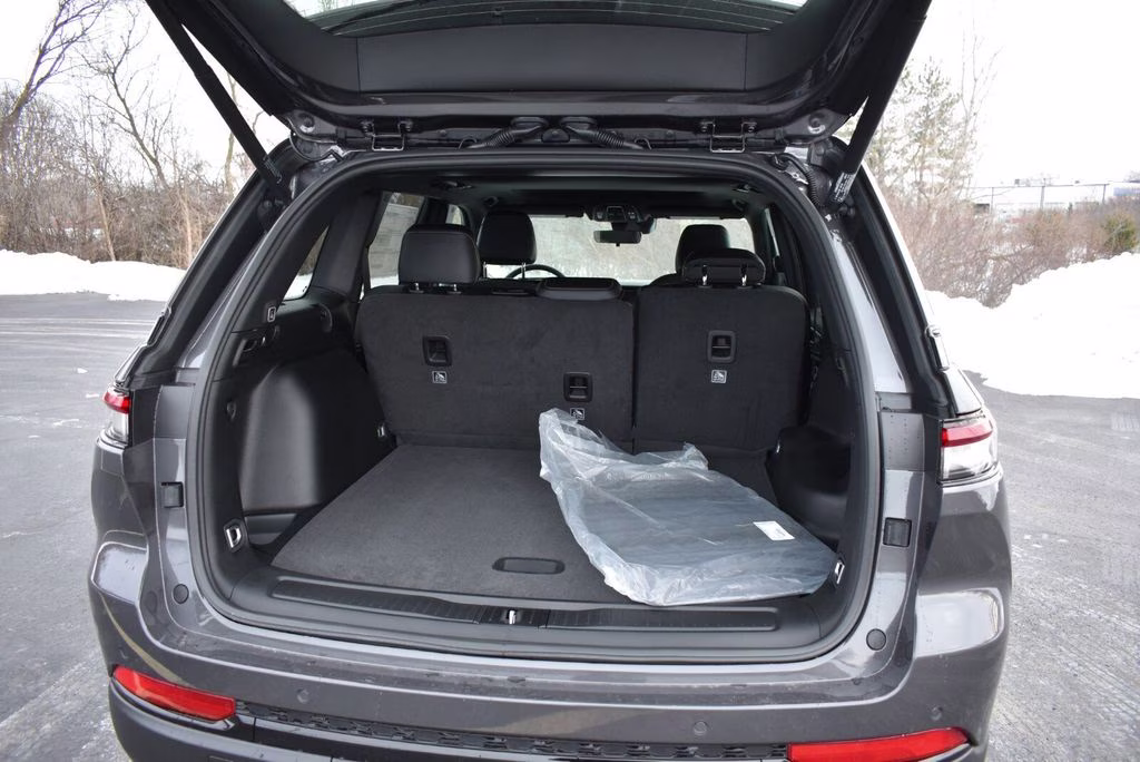 2025 Baltic Gray Metallic Clearcoat Jeep Grand Cherokee Altitude X 4X4 SUV